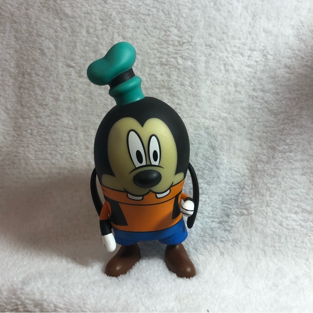 FINAL SALE NO FURTHER DISCOUNT Disney Vinylmations Goofy from the Popcorns Serie
